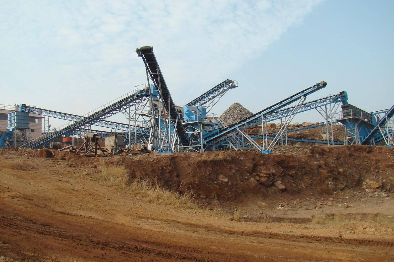Crushing_Screening_Plant_200_TPH_1500x1000