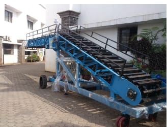Mobile conveyor Hevy duty Slat Stacker ( Object weight up to 300 Kg)