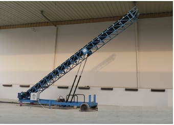 Mobile belt stracker